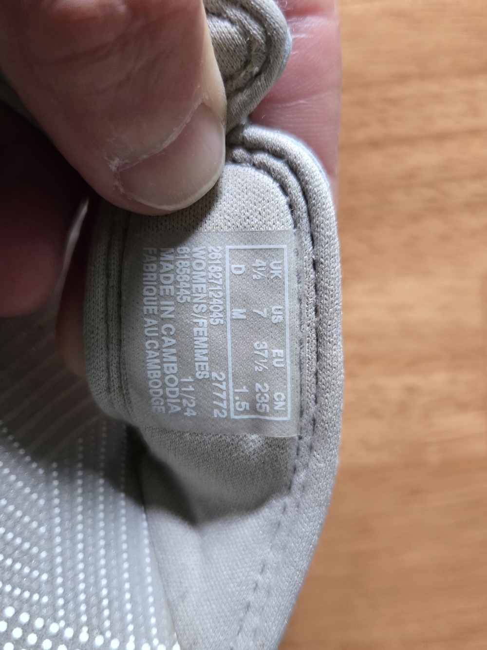 Clarks Cloudsteppers Light Gray Slip-On Sandals - Picture 3 of 3